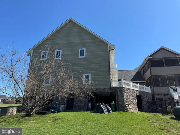 $1,499,000 | 16503 Loneoak Place, Hamilton, VA 20158