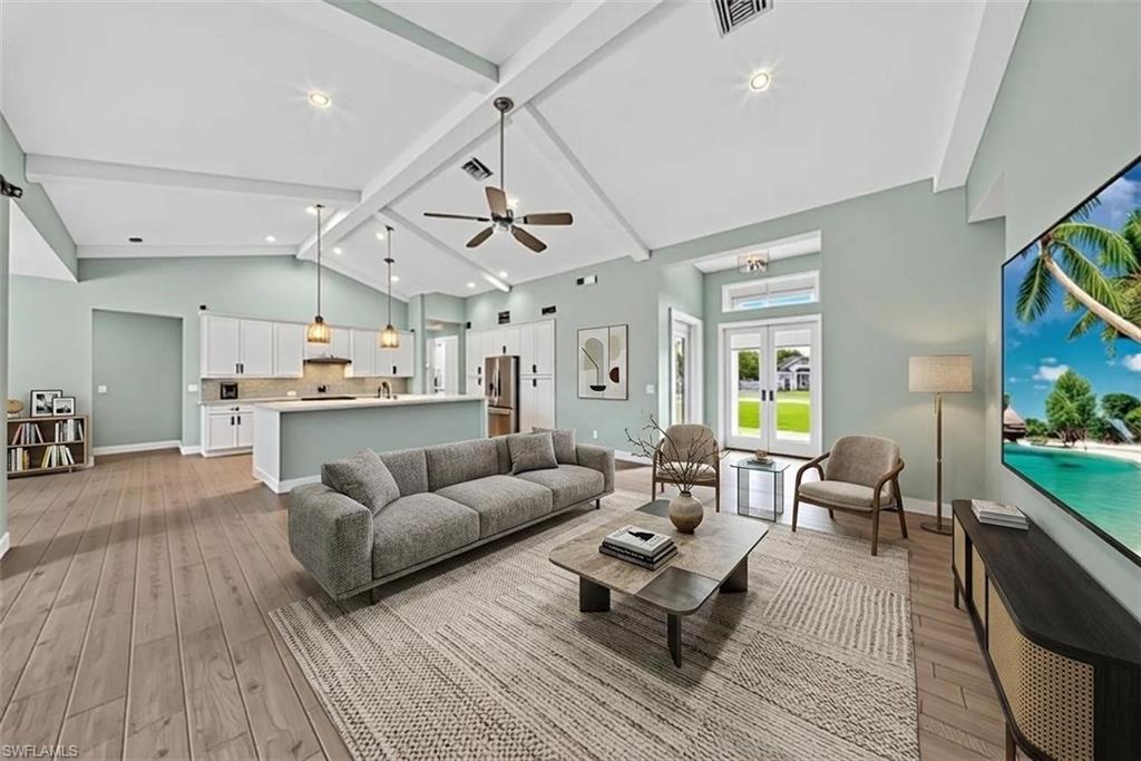 37 Johnnycake Drive Naples, FL 34110 - Photo 4 of 33 Living room