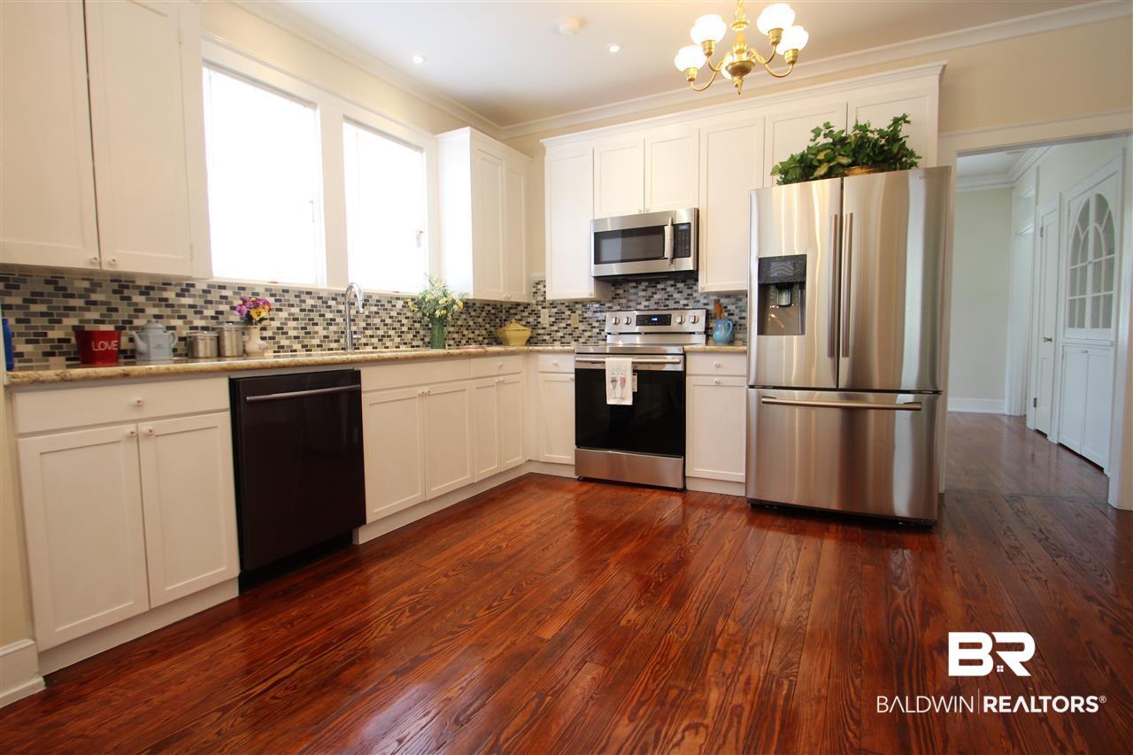 128 South Street Mobile, AL 36606 - Photo 8 of 38