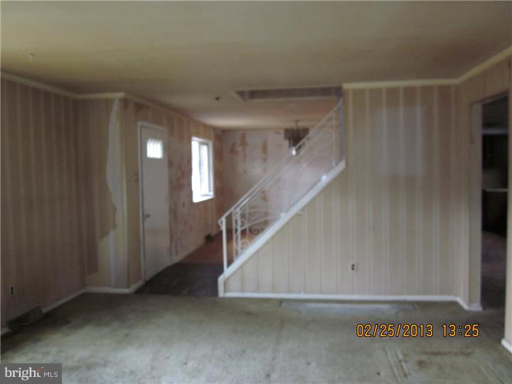 353 Valley Road Langhorne, PA 19047 - Photo 3 of 11 Living Room
