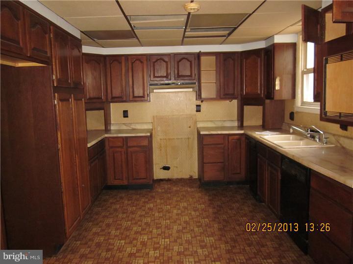 353 Valley Road Langhorne, PA 19047 - Photo 6 of 11 Kitchen