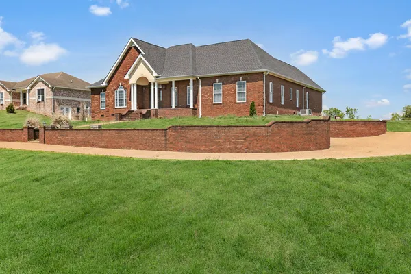 $650,000 | 1815 Hartsville Pike, Gallatin, TN 37066