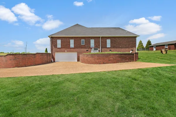 $650,000 | 1815 Hartsville Pike, Gallatin, TN 37066