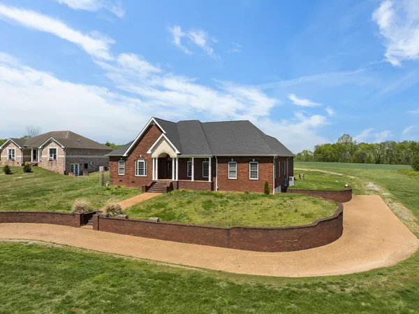 $650,000 | 1815 Hartsville Pike, Gallatin, TN 37066