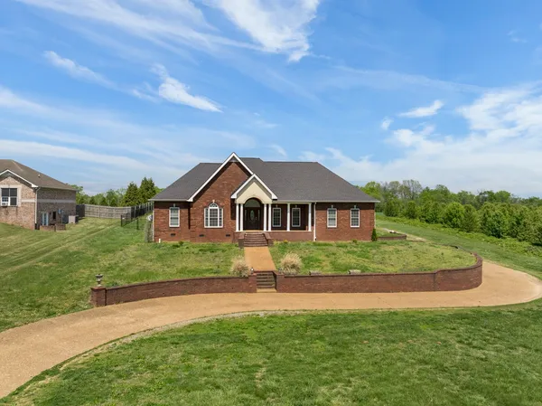 $650,000 | 1815 Hartsville Pike, Gallatin, TN 37066