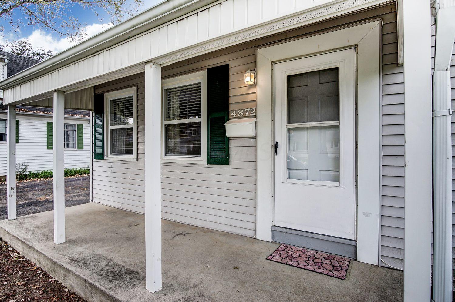 4872 Annhurst Road Columbus, OH 43228 - Photo 3 of 24 Gallery Image 3