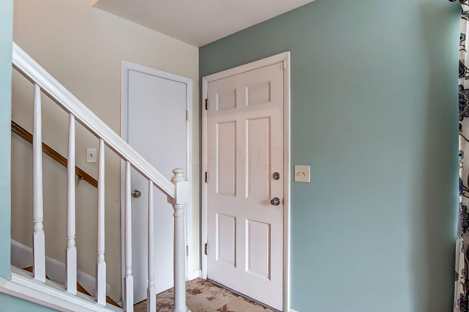 4872 Annhurst Road Columbus, OH 43228 - Photo 4 of 24 Gallery Image 4