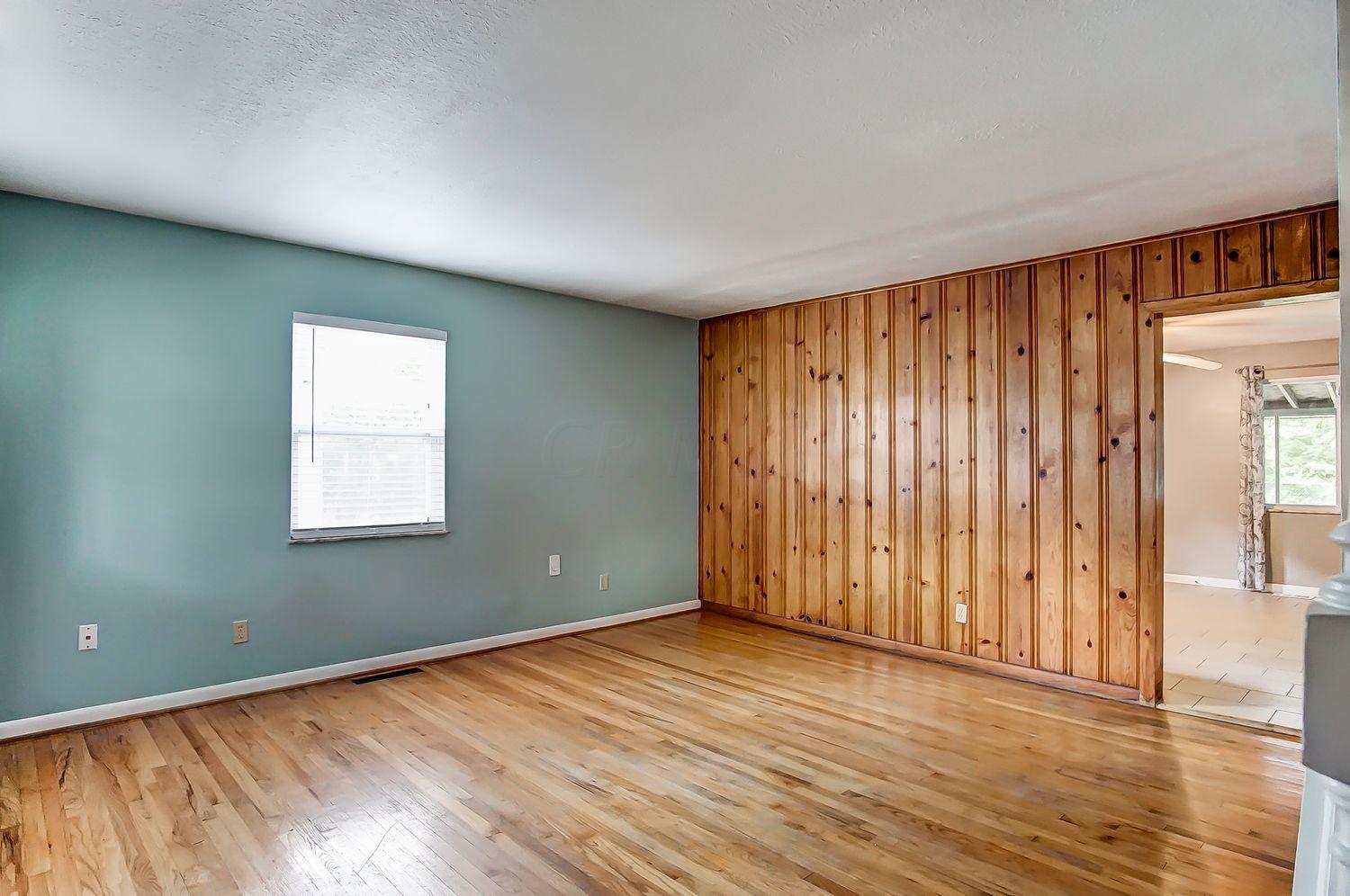 4872 Annhurst Road Columbus, OH 43228 - Photo 5 of 24 Gallery Image 5