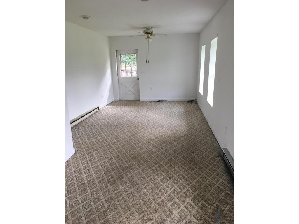 990 Bright Hope Road Greeneville, TN 37743 - Photo 5 of 14 Living Room