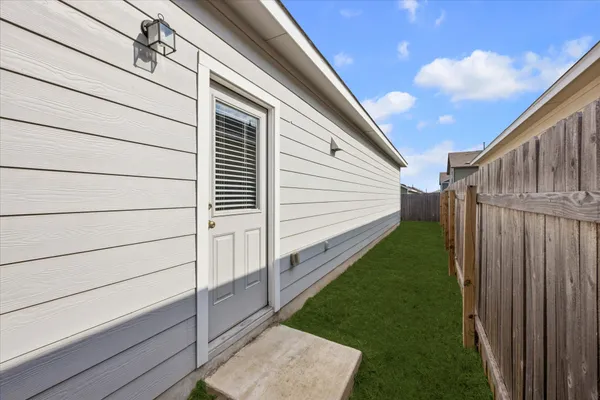 $1,600 | 304 Mica Trail, Maxwell, TX 78656