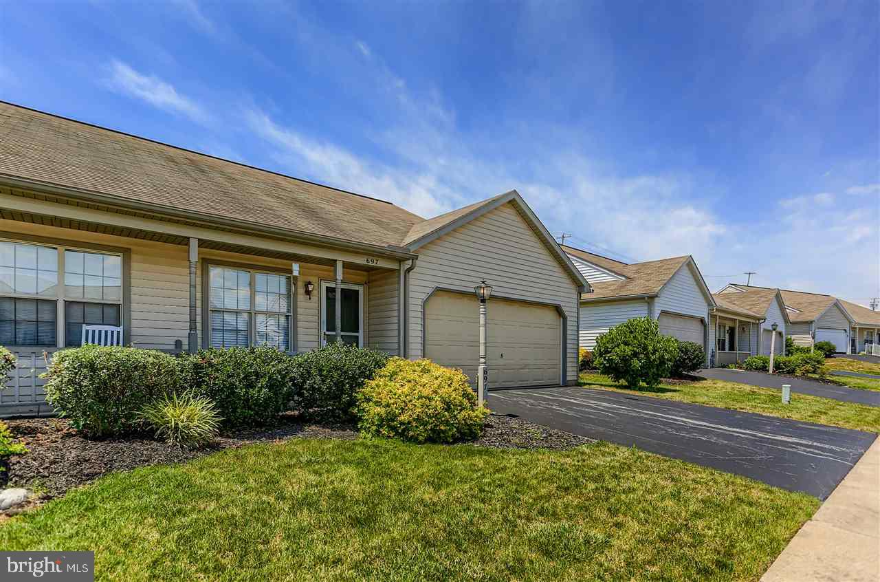 697 Hayley Road York, PA 17404 - Photo 2 of 27 Gallery Image 2