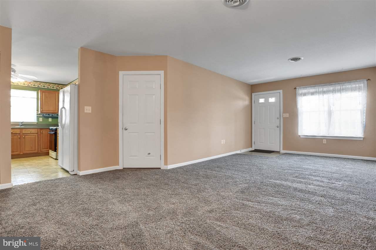697 Hayley Road York, PA 17404 - Photo 9 of 27 Gallery Image 9