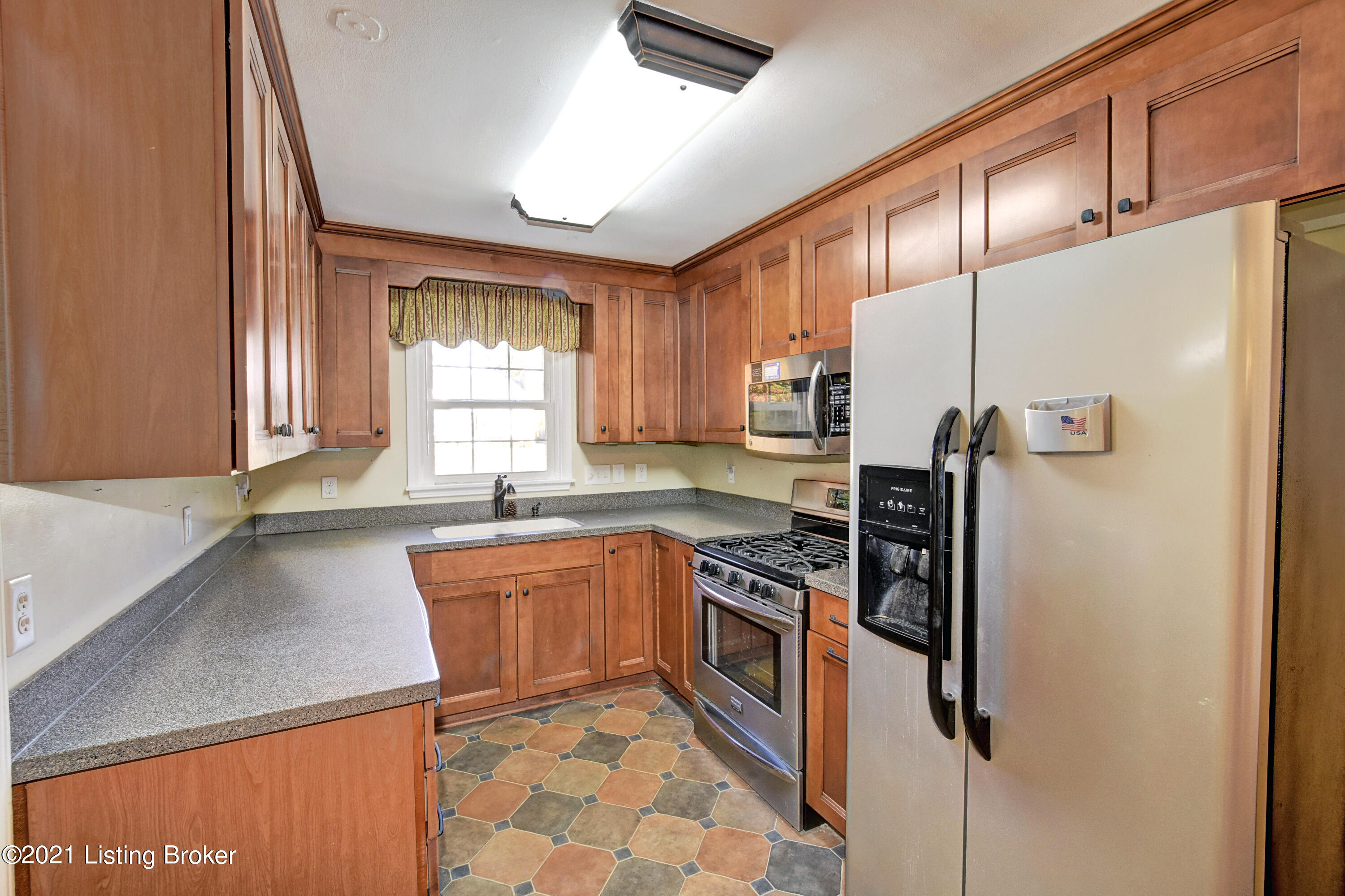 330 Brunswick Road Louisville, KY 40207 - Photo 10 of 32 Kitchen
