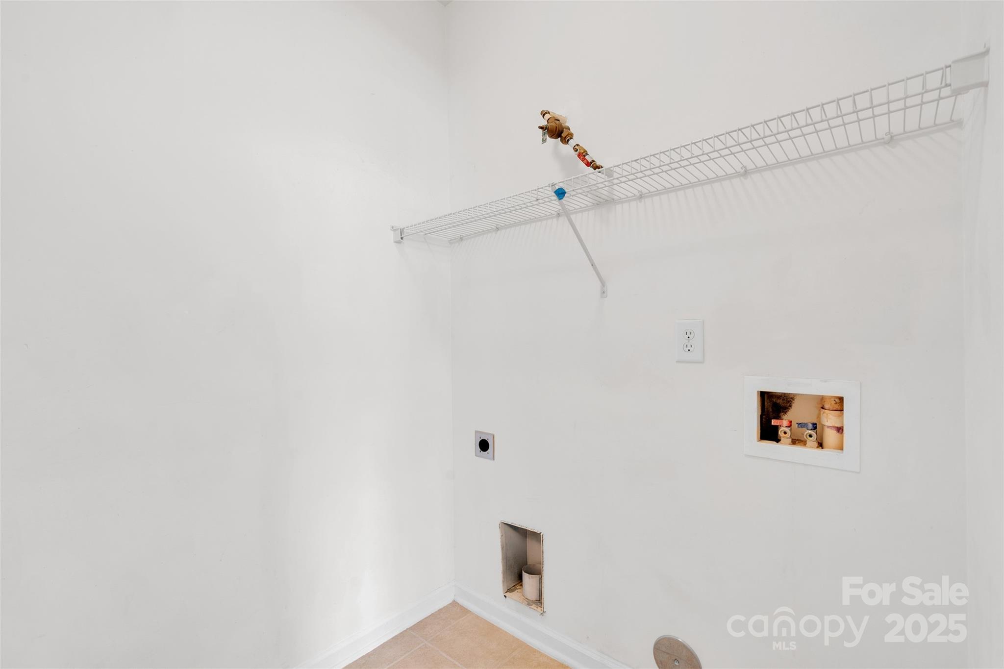 649 Raphael Place Charlotte, NC 28205 - Photo 13 of 47 a view of a refrigerator in it