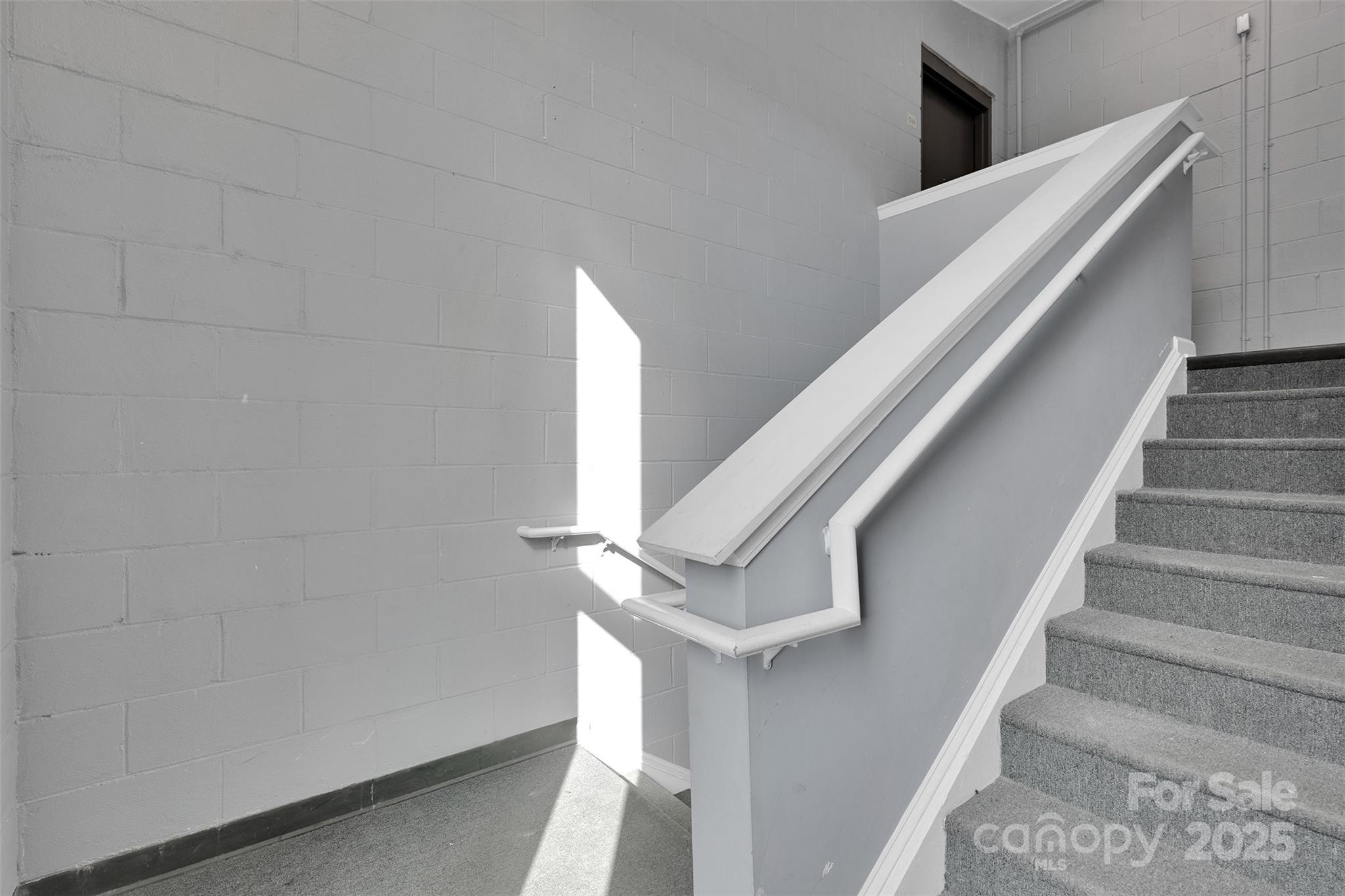 649 Raphael Place Charlotte, NC 28205 - Photo 33 of 47 a view of entryway