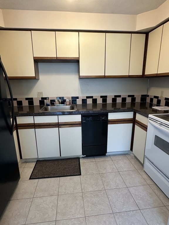 36 Old Forge Road, Unit 36 Bridgewater, MA 02324 - Photo 8 of 18 Gallery Image 8