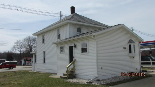63 West Carleton Road Hillsdale, MI 49242 - Photo 6 of 42 63 Carleton (5)