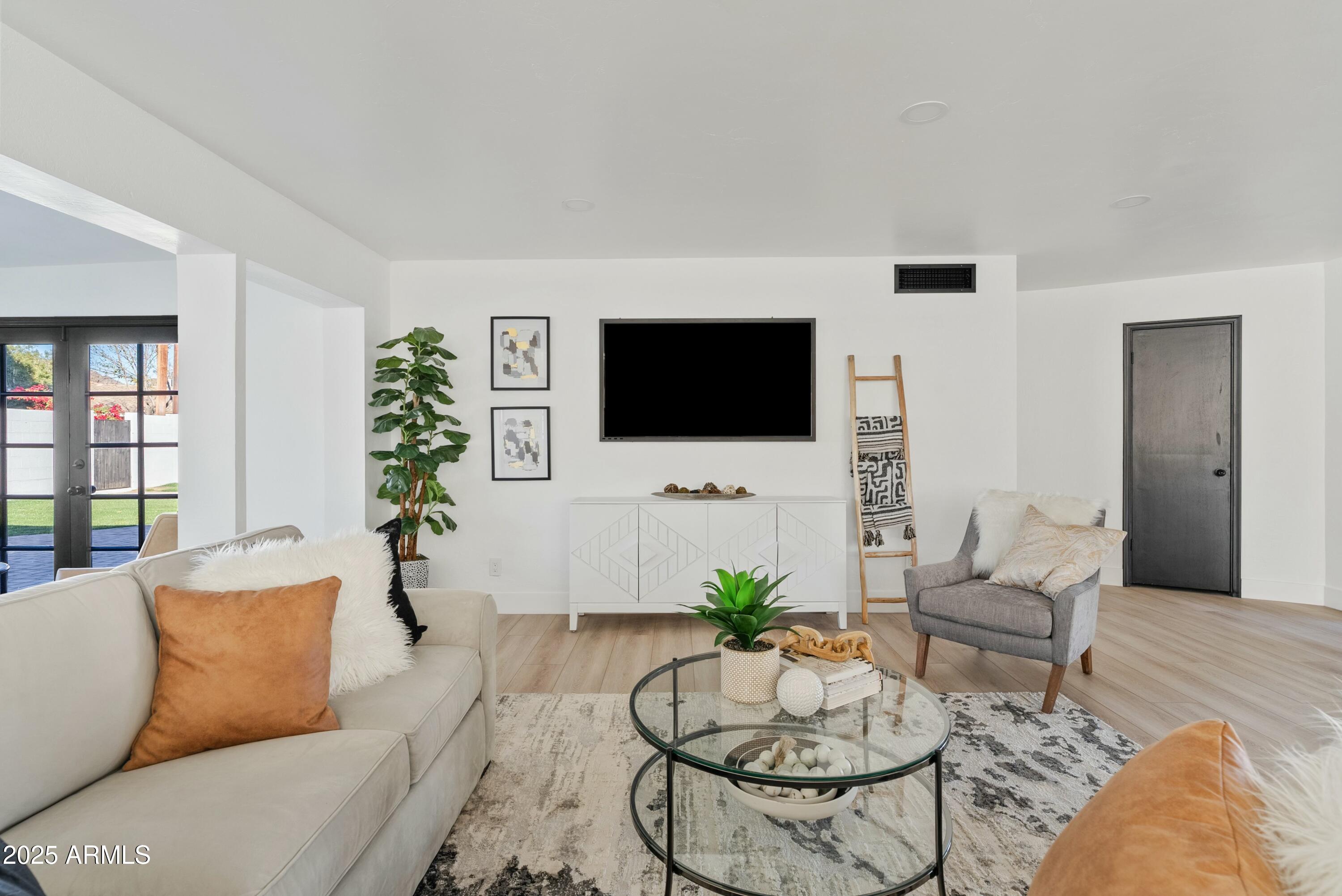 1302 West Golden Lane Phoenix, AZ 85021 - Photo 11 of 46 tempImage0lrBPB