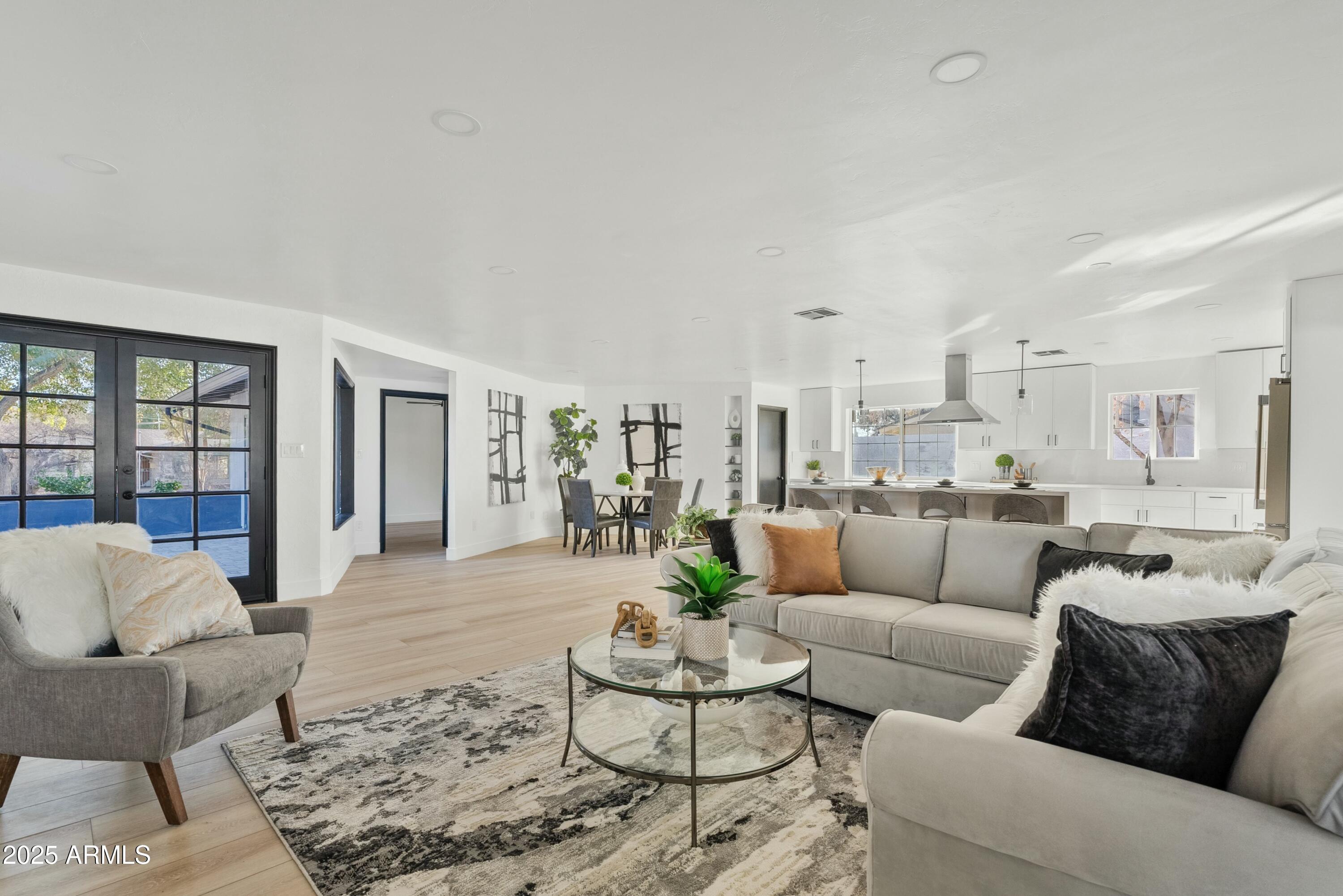 1302 West Golden Lane Phoenix, AZ 85021 - Photo 15 of 46 tempImage0IjrlE