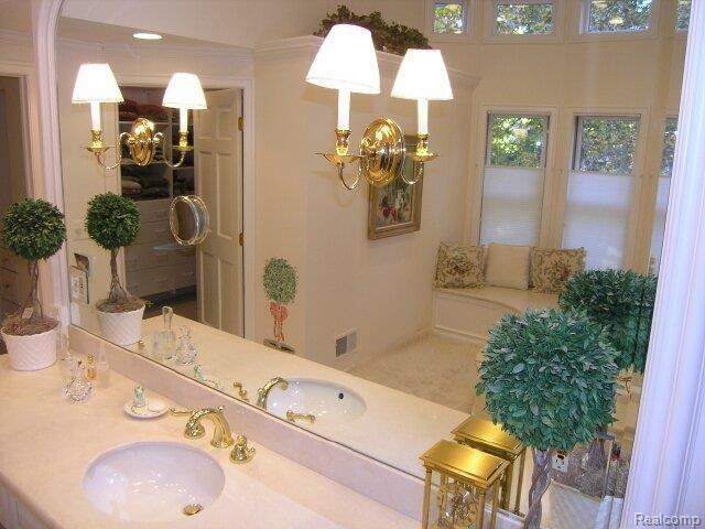 71 Stephens Road Grosse Pointe, MI 48236 - Photo 11 of 17 Master Bath