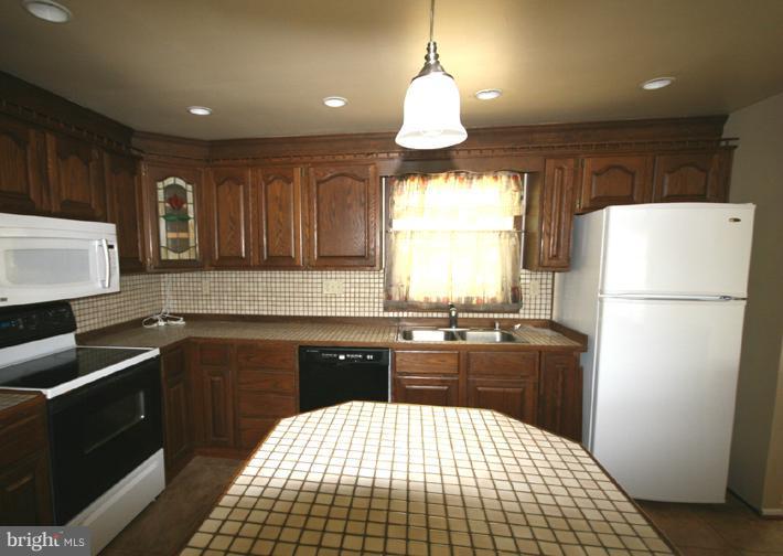 5010 Nicholas Road Waldorf, MD 20601 - Photo 3 of 16 Kitchen 1