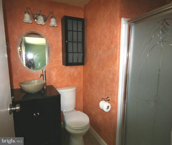5010 Nicholas Road Waldorf, MD 20601 - Photo 9 of 16 Bath (Master)