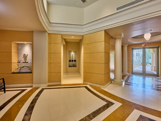 $449,000 | 610 Clematis Street, Unit 522, West Palm Beach, FL 33401