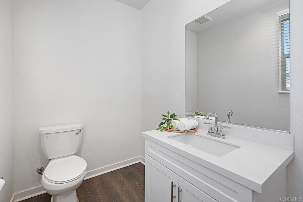 313 Brookside Way Santee, CA 92071 - Photo 21 of 41 Powder Bath - First level