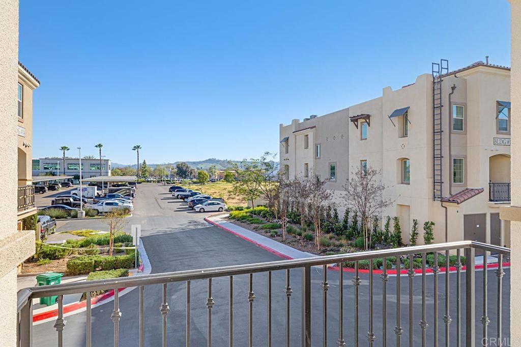 313 Brookside Way Santee, CA 92071 - Photo 33 of 41 Balcony View