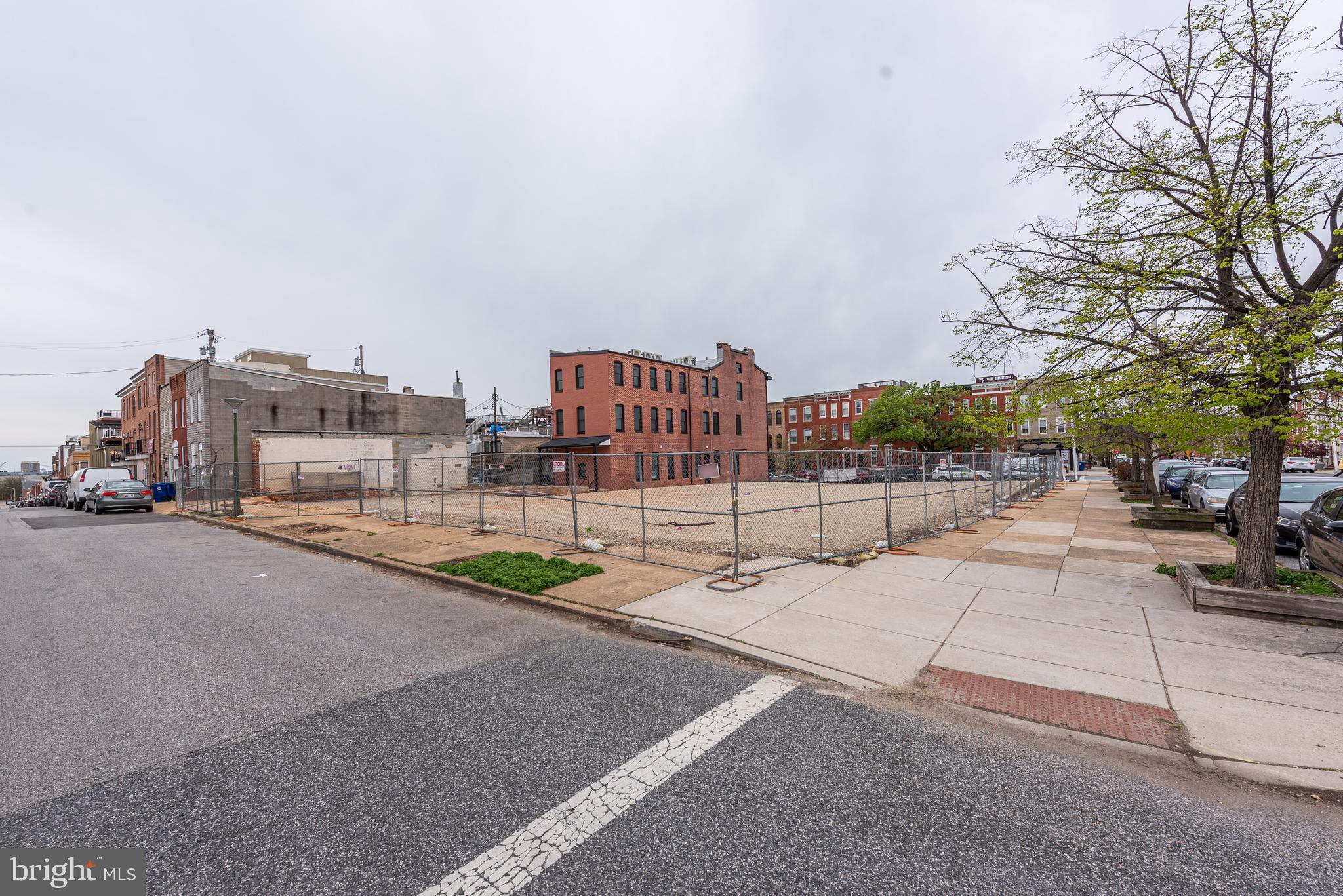 901 South Ellwood Avenue Baltimore, MD 21224 - Photo 5 of 17 a view of a city with tall buildings