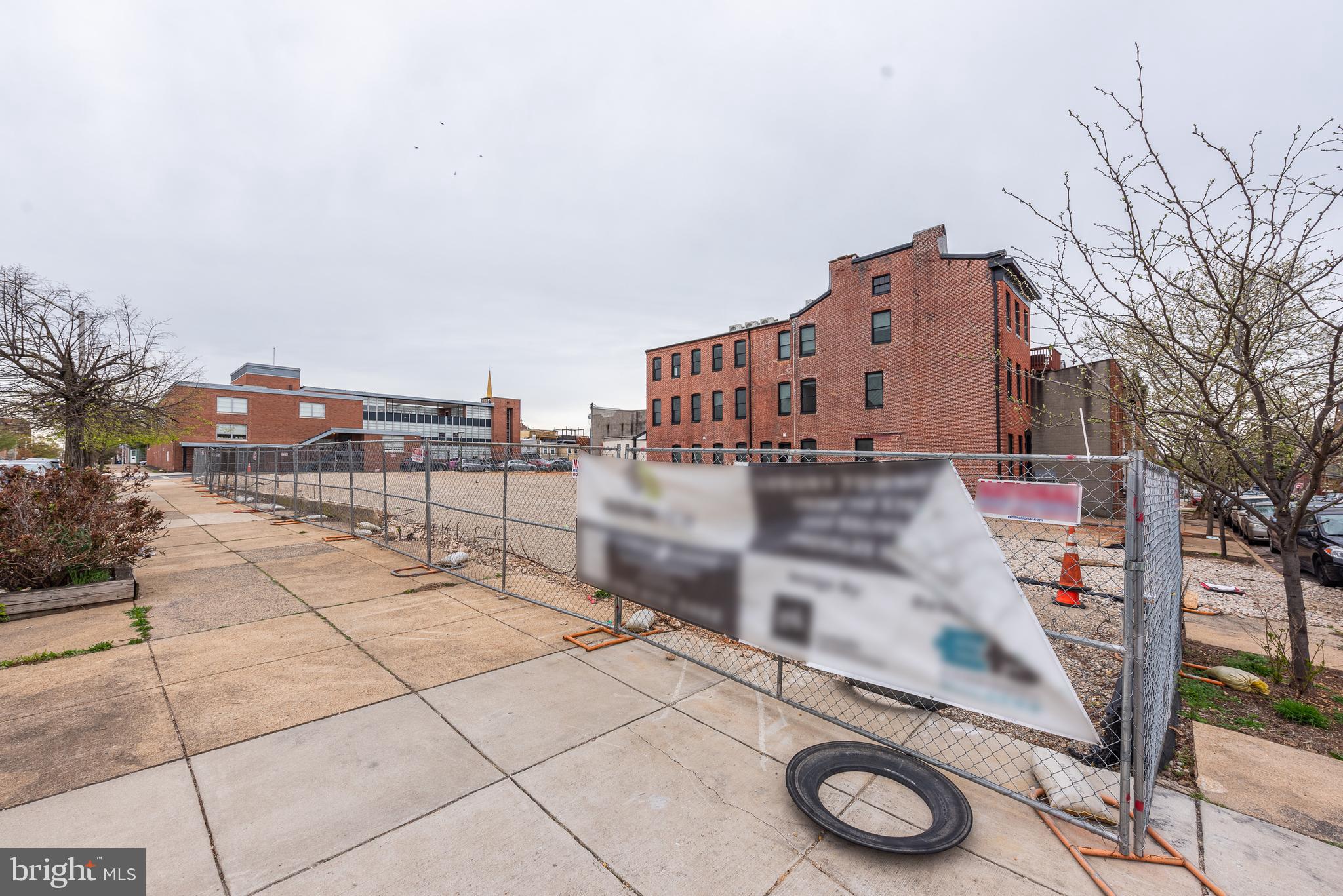 901 South Ellwood Avenue Baltimore, MD 21224 - Photo 8 of 17 a buildings view with a outdoor space