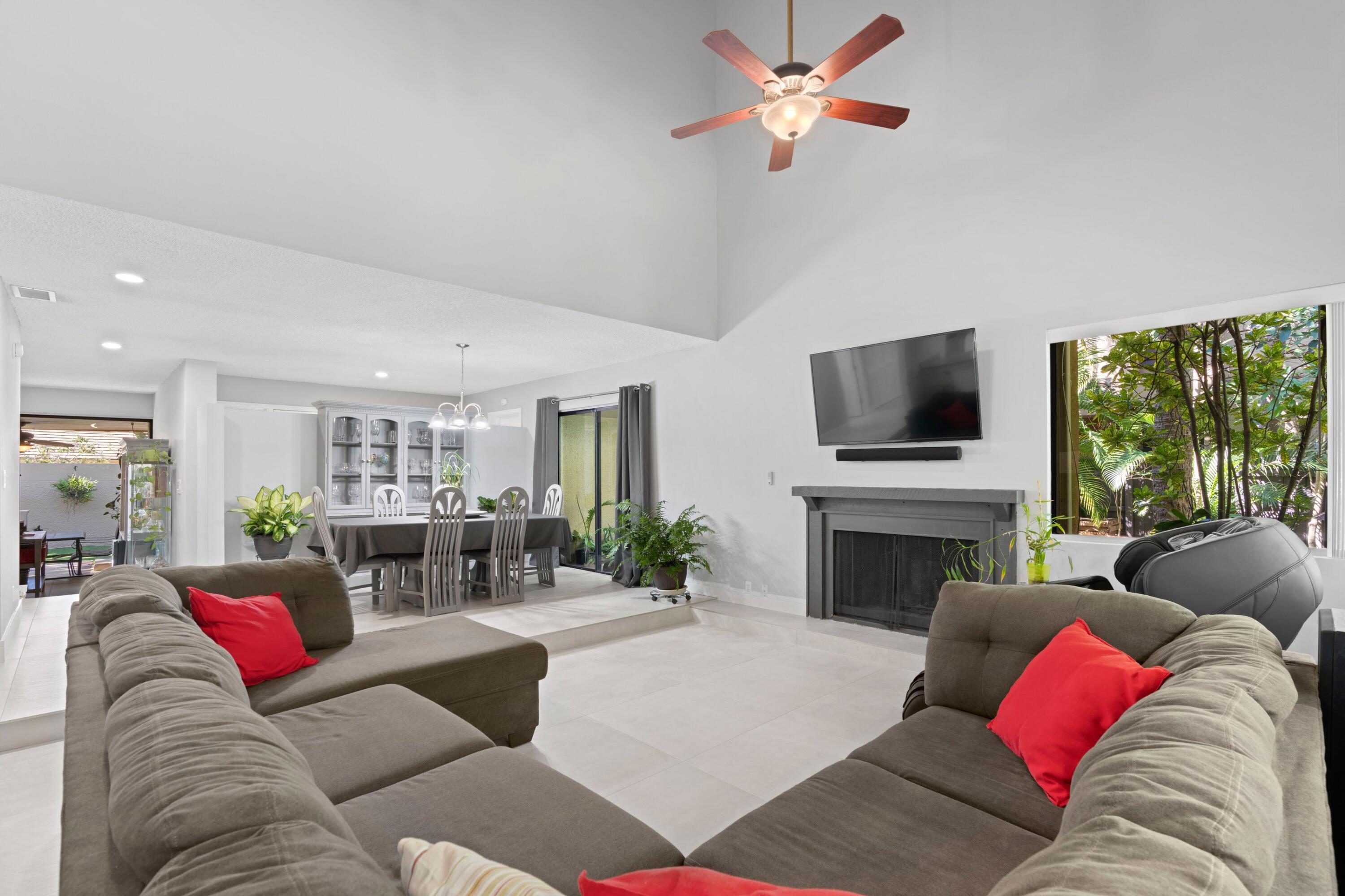 795 St Albans Drive Boca Raton, FL 33486 - Photo 11 of 35 Living & Dining