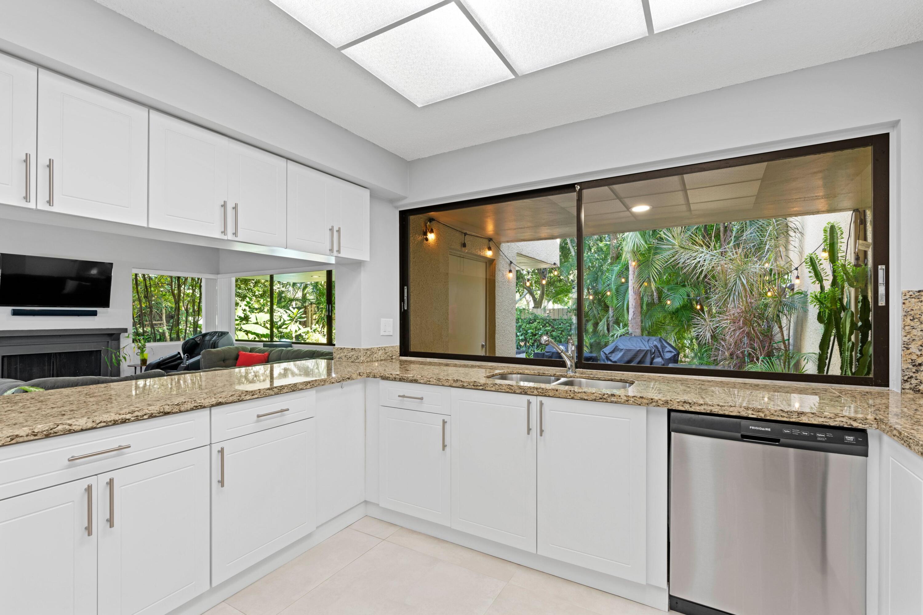 795 St Albans Drive Boca Raton, FL 33486 - Photo 12 of 35 Kitchen