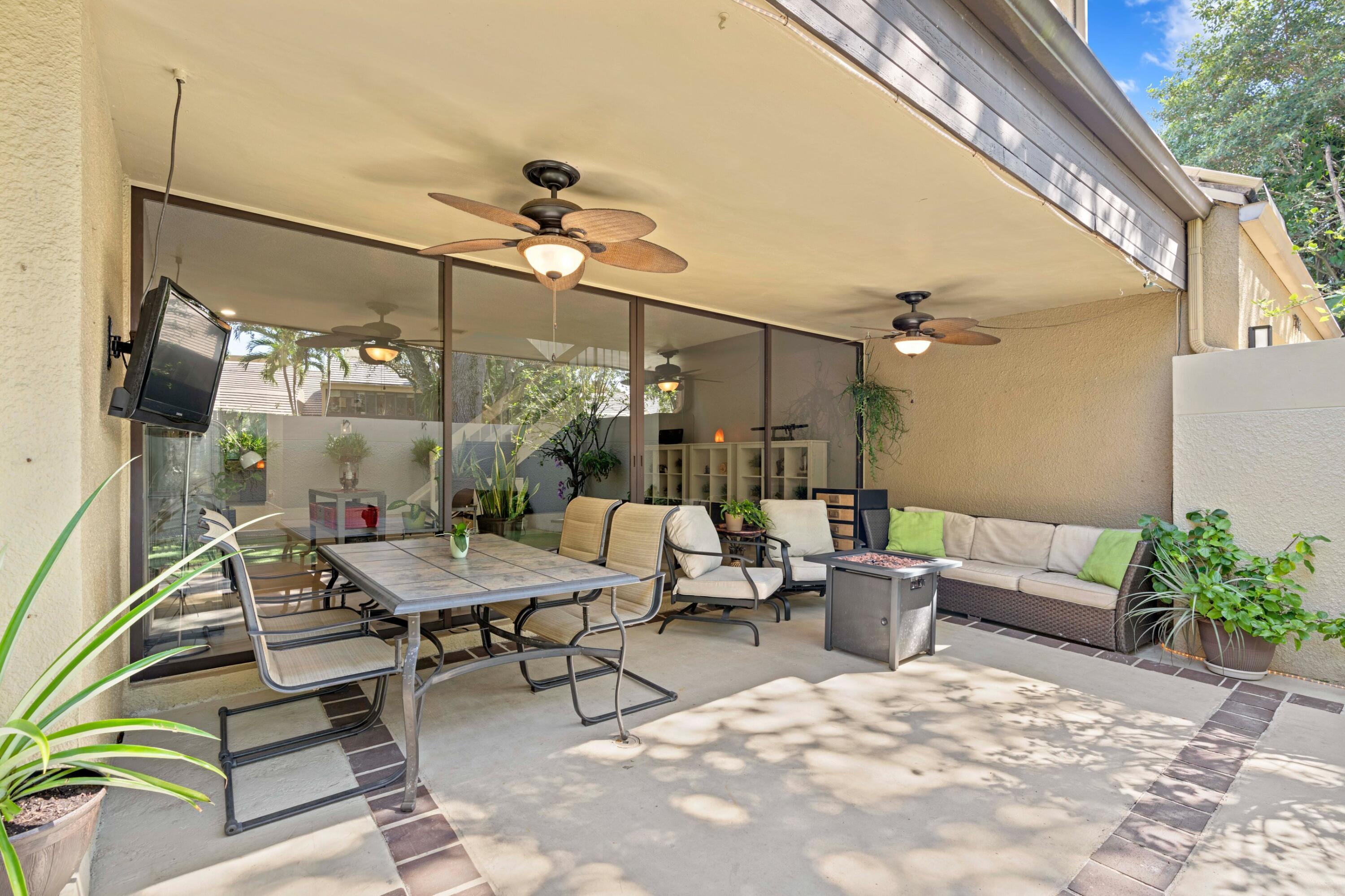795 St Albans Drive Boca Raton, FL 33486 - Photo 25 of 35 Front Patio