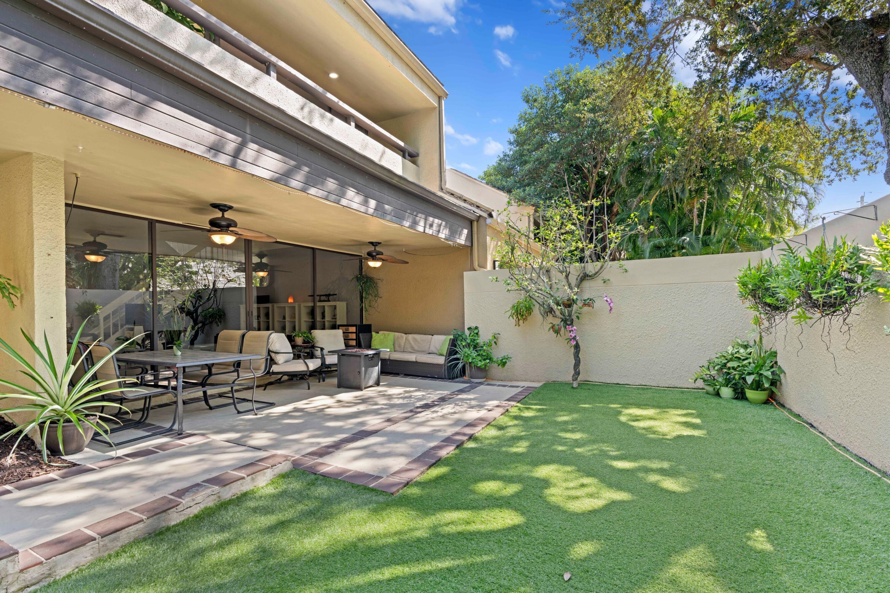 795 St Albans Drive Boca Raton, FL 33486 - Photo 26 of 35 Front Patio