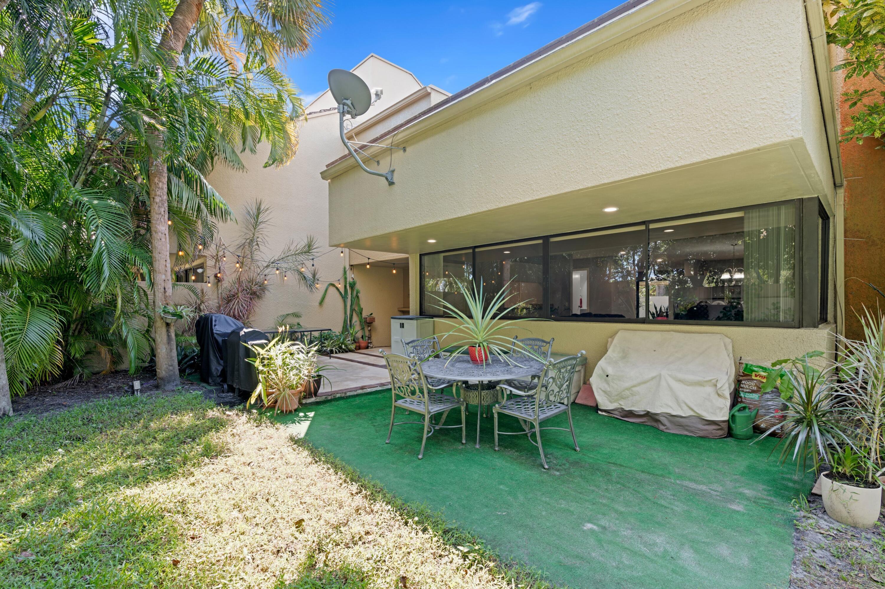 795 St Albans Drive Boca Raton, FL 33486 - Photo 28 of 35 Backyard