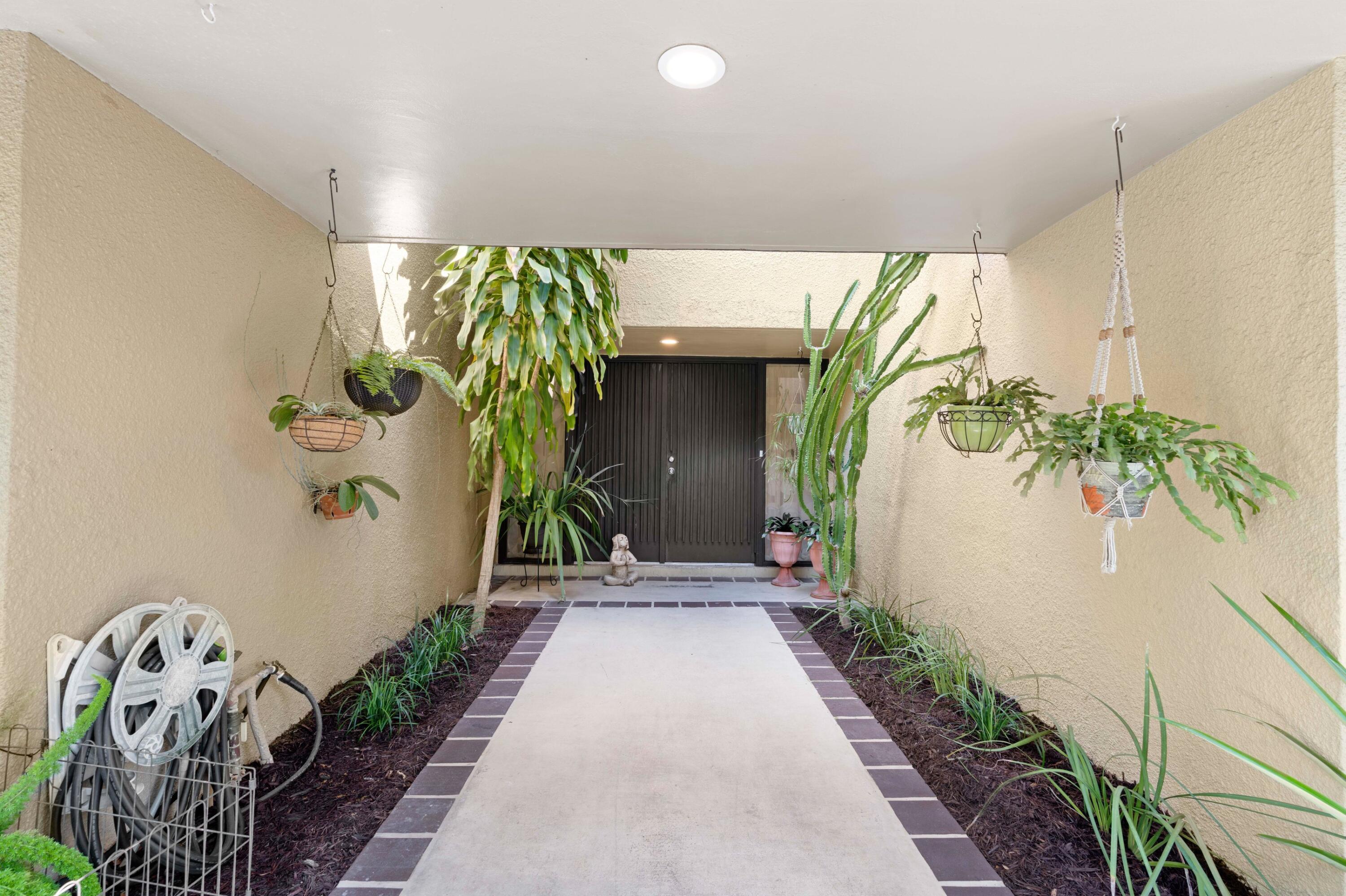 795 St Albans Drive Boca Raton, FL 33486 - Photo 3 of 35 Entrance