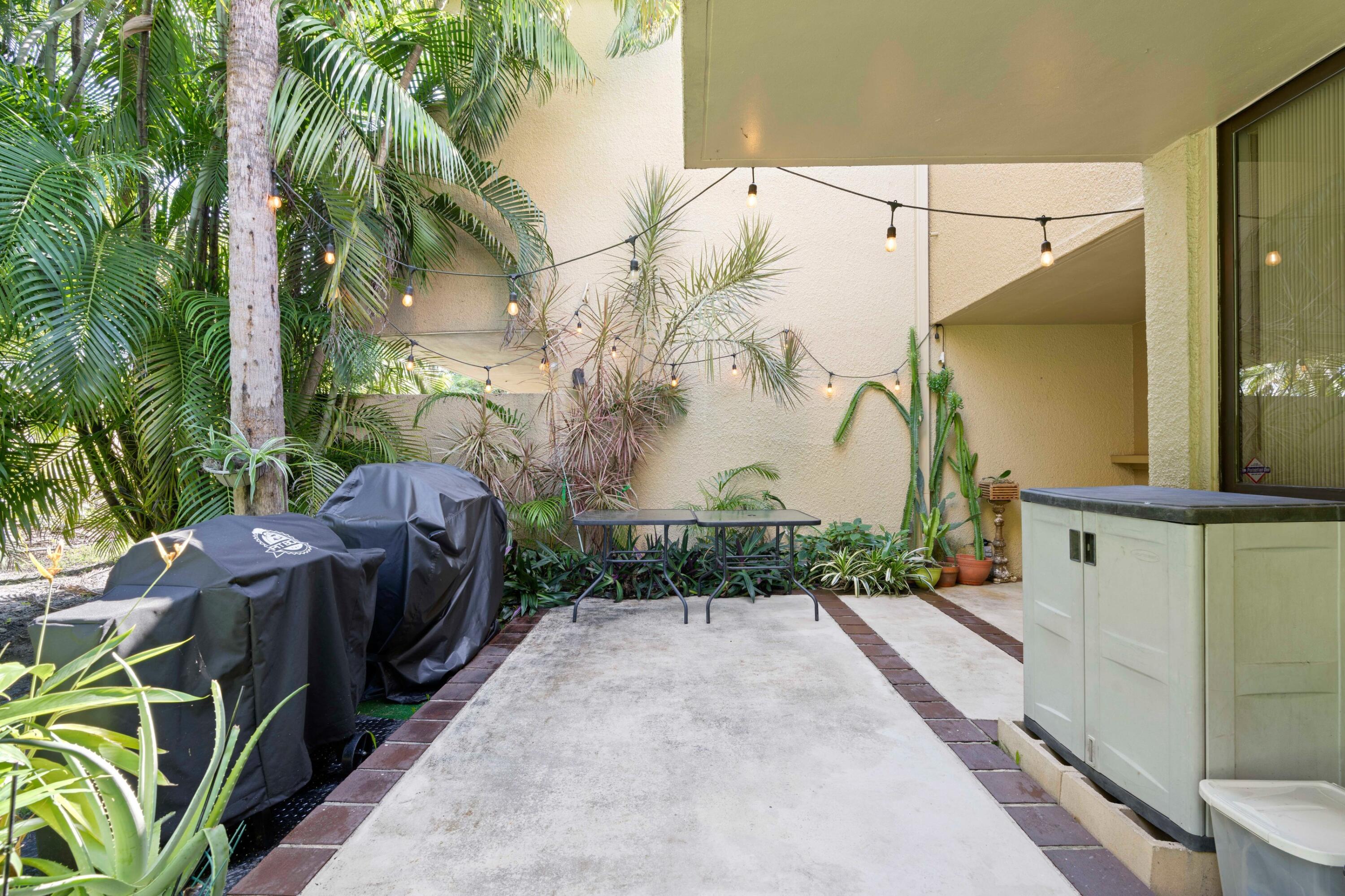 795 St Albans Drive Boca Raton, FL 33486 - Photo 31 of 35 Back Patio