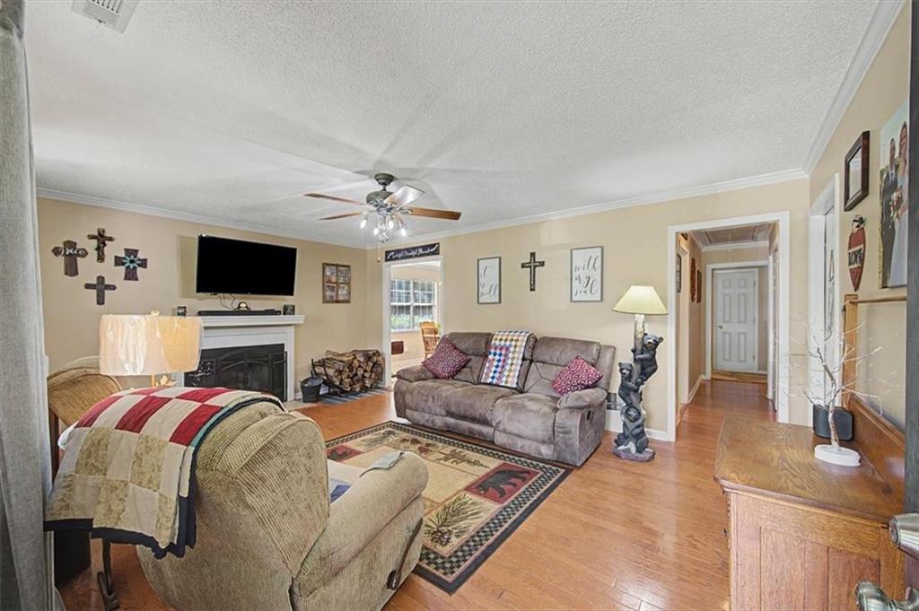 369 South Sequoyah Circle Northeast Calhoun, GA 30701 - Photo 7 of 40