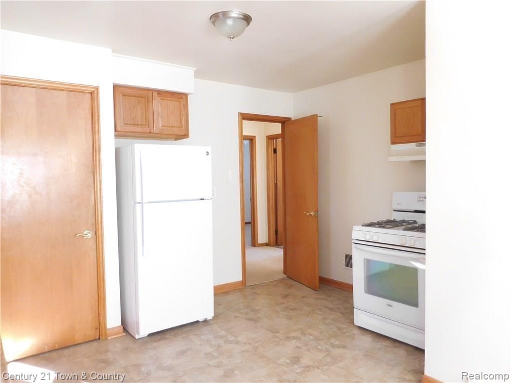 3914 West Thirteen Mile Road Royal Oak, MI 48073 - Photo 6 of 22