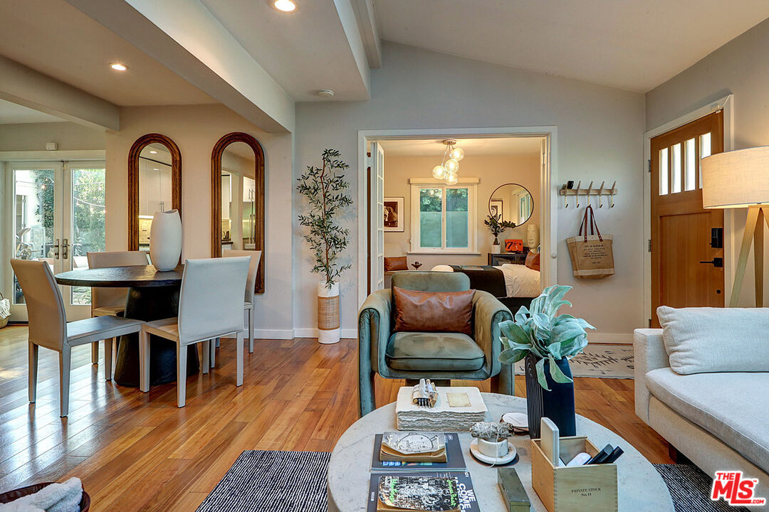 8326 Ridpath Drive Los Angeles, CA 90046 - Photo 15 of 40