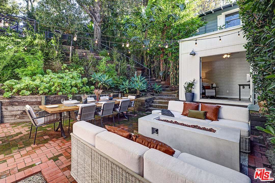 8326 Ridpath Drive Los Angeles, CA 90046 - Photo 4 of 40