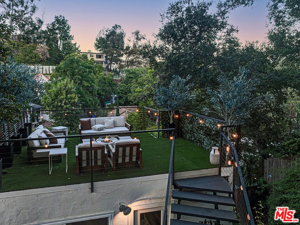 8326 Ridpath Drive Los Angeles, CA 90046 - Photo 8 of 40