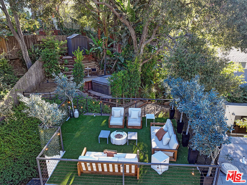 8326 Ridpath Drive Los Angeles, CA 90046 - Photo 10 of 40