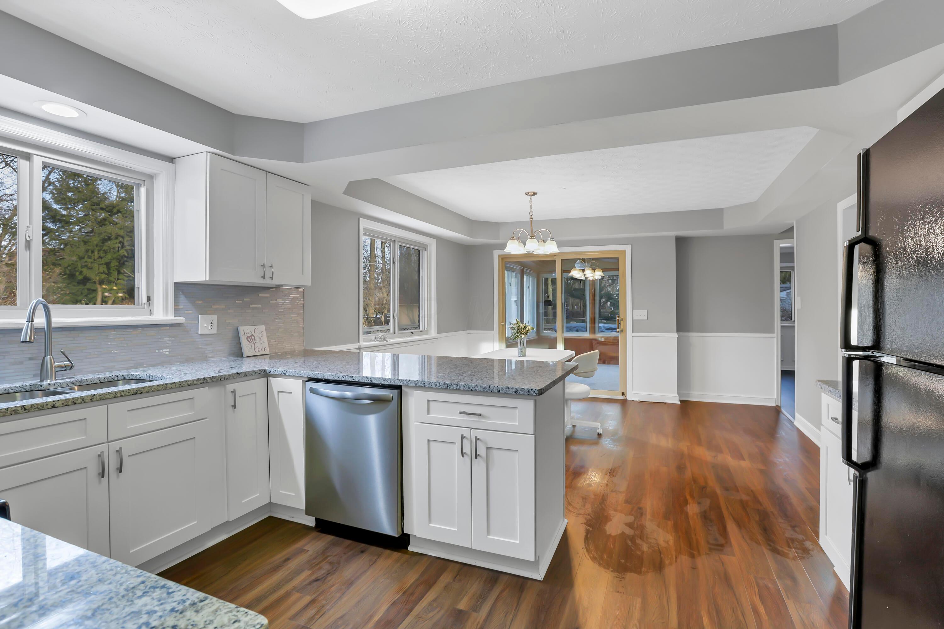668 Indian Mound Road Columbus, OH 43213 - Photo 16 of 68 kitchen