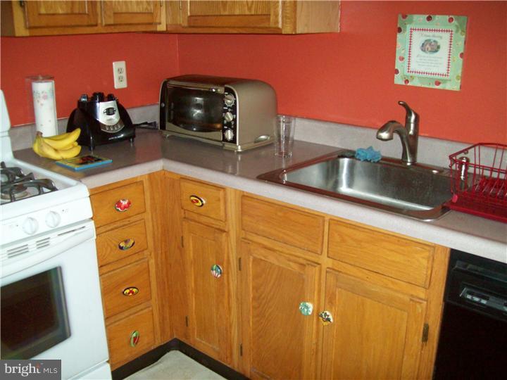 10 Spruce Road East Windsor, NJ 08520 - Photo 7 of 13 Kitchen