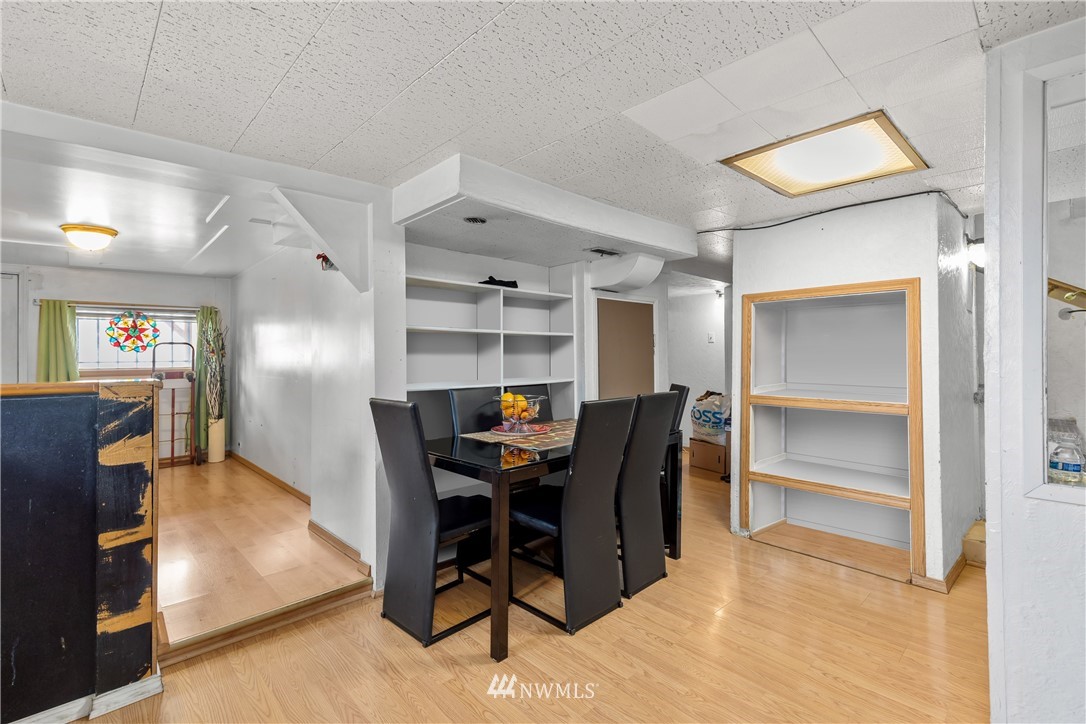 5069 Renton Avenue South Seattle, WA 98118 - Photo 26 of 40 a view of a workspace with furniture