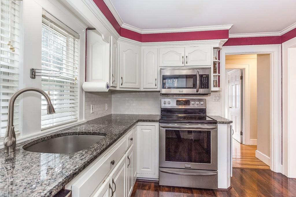 38 Englewood Road Winchester, MA 01890 - Photo 3 of 33 Gallery Image 3