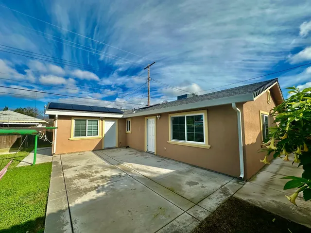 $749,000 | 609 Kettleman Lane, Lodi, CA 95240