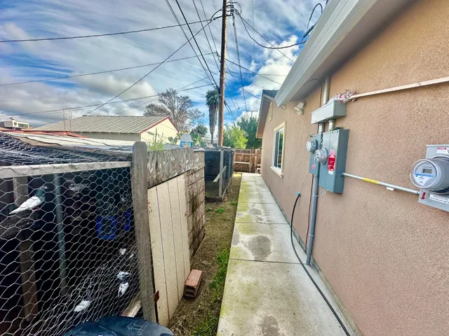 $749,000 | 609 Kettleman Lane, Lodi, CA 95240